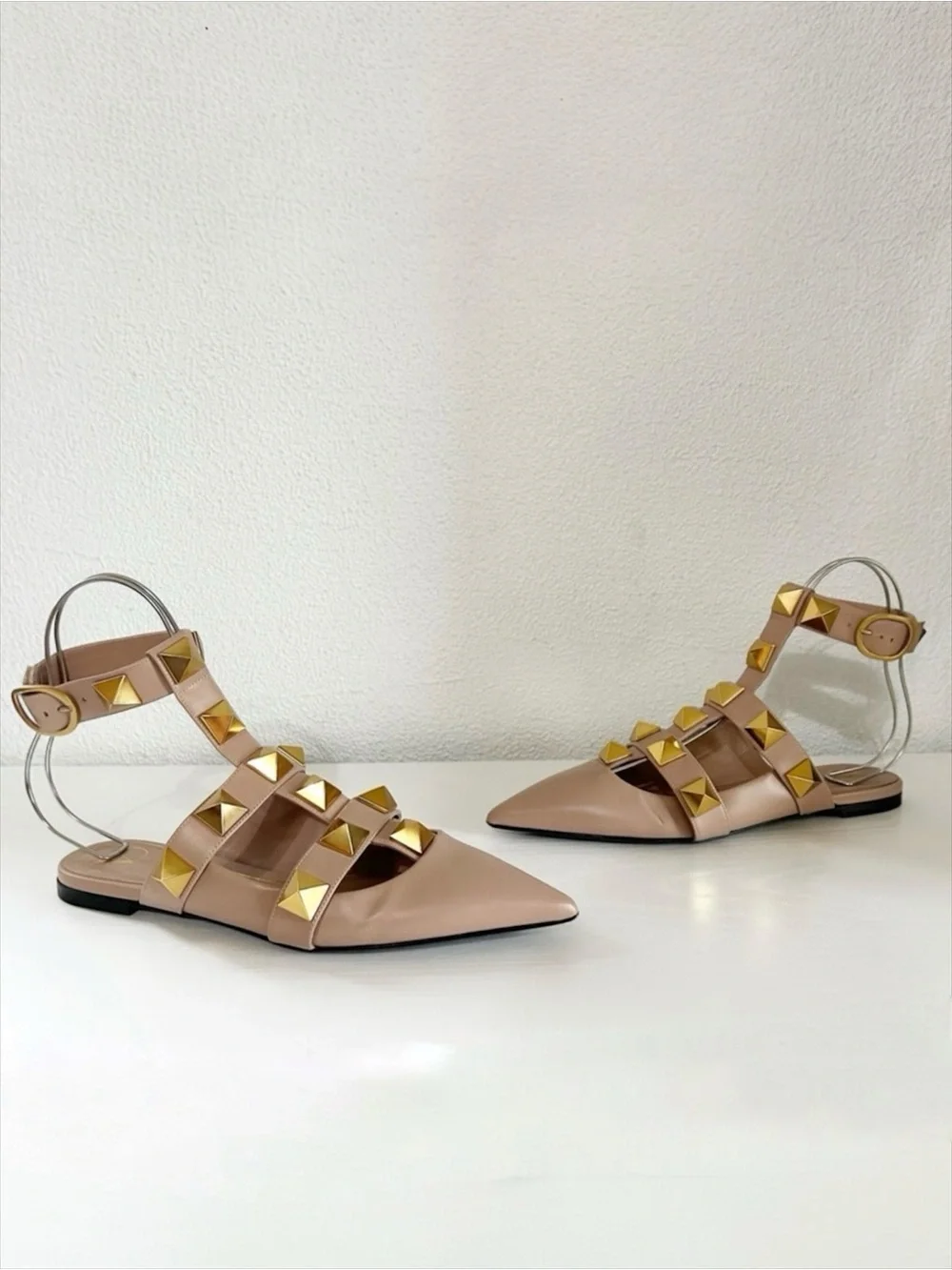 Valentino Garavani Roman Stud Nude Leather Pointed Toe Flats Size EU 39